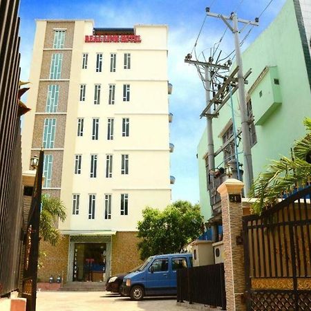Real Link Hotel Янгон Екстериор снимка