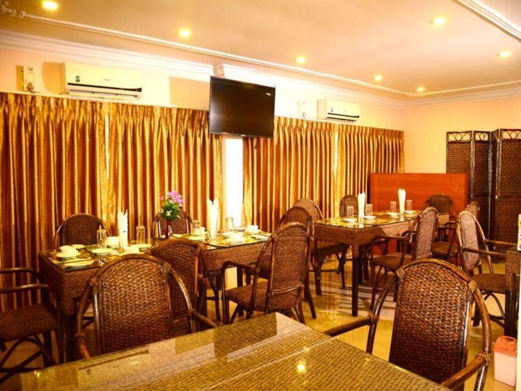 Real Link Hotel Янгон Екстериор снимка