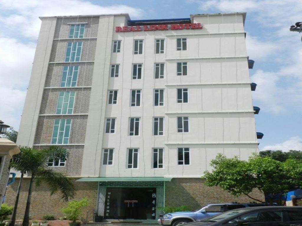 Real Link Hotel Янгон Екстериор снимка